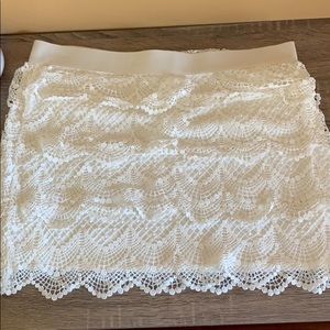 Lace white skirt